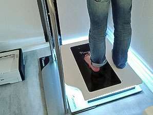 Der elektronische Scanner ermöglicht eine nahezu fotografische Abbildung der Fußsohle.